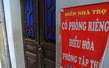 [ẢNH] Những nguy hiểm rình rập tại hiện trường vụ cháy khu nhà trọ bệnh nhân ở đường Đê La Thành